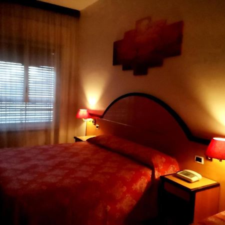 H&L Hotel ชินิเซลโลบาลซาโม ภายนอก รูปภาพ