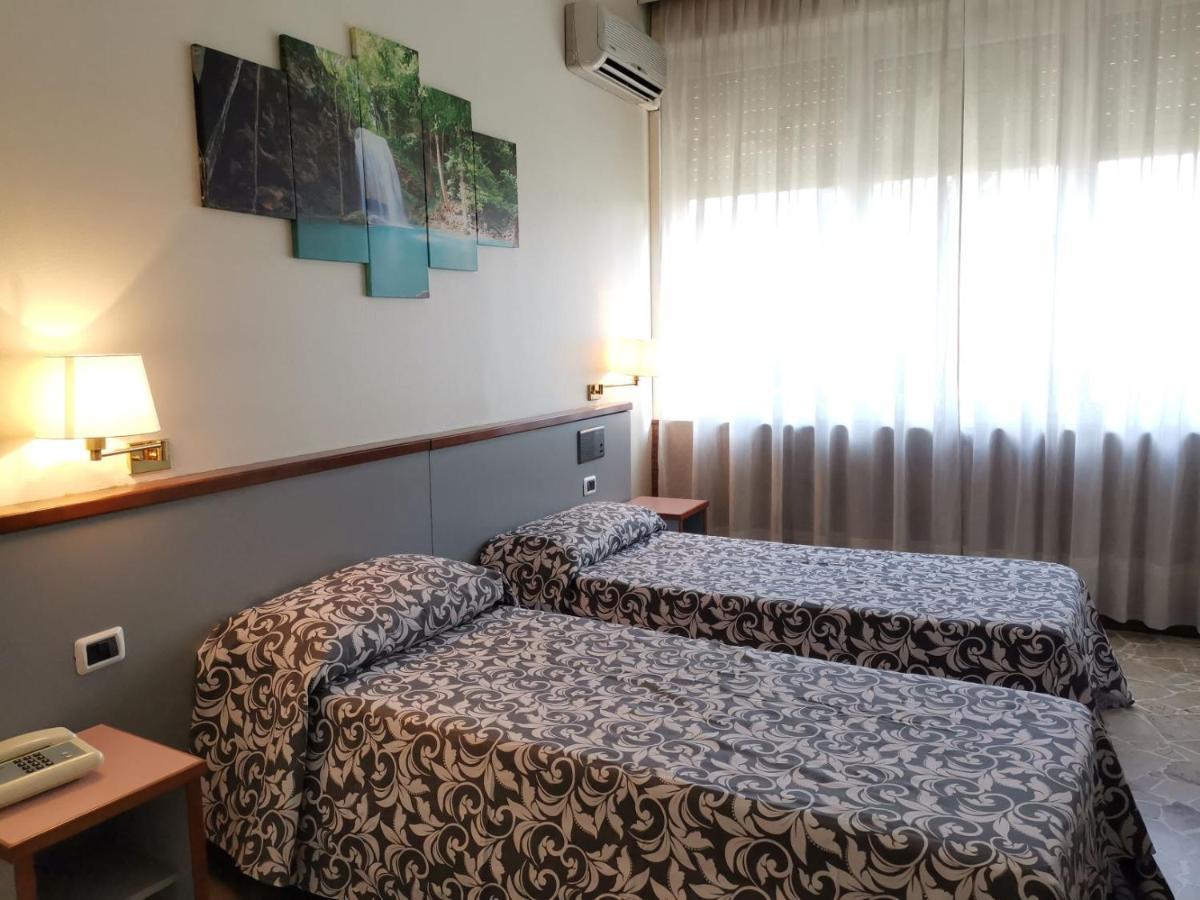 H&L Hotel ชินิเซลโลบาลซาโม ภายนอก รูปภาพ