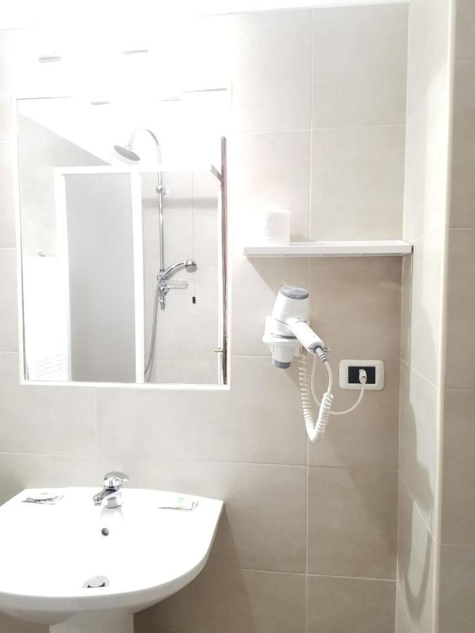 H&L Hotel ชินิเซลโลบาลซาโม ภายนอก รูปภาพ