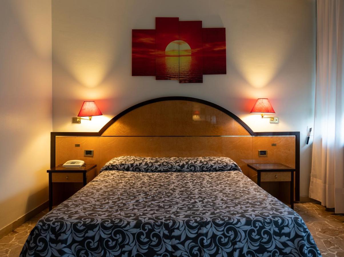 H&L Hotel ชินิเซลโลบาลซาโม ภายนอก รูปภาพ