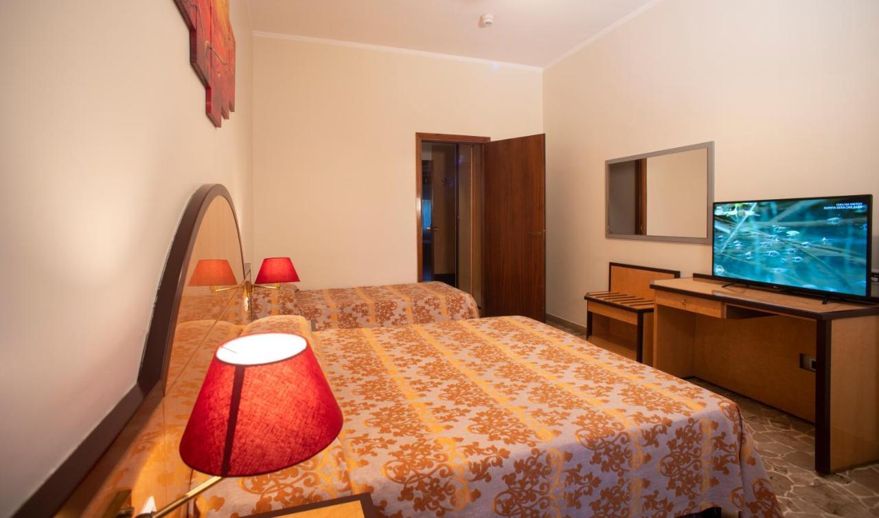 H&L Hotel ชินิเซลโลบาลซาโม ภายนอก รูปภาพ